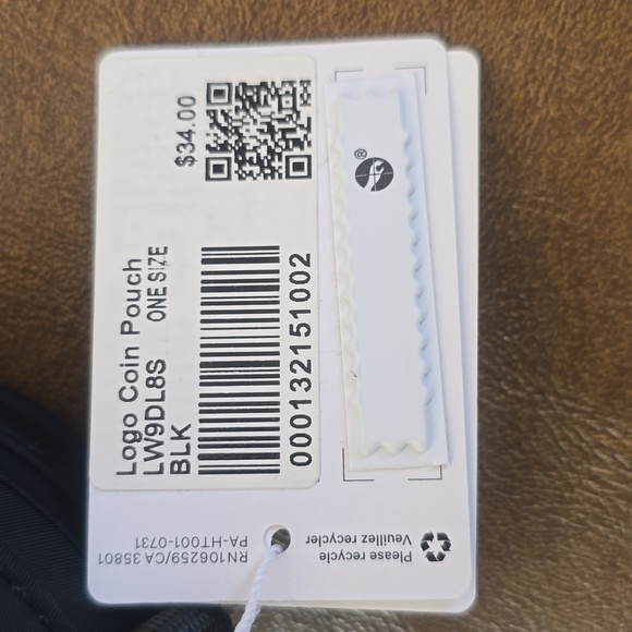 NWT Lululemon Logo Coin Pouch Black Compact Zippered Wallet Travel Accessory - Picture 4 of 6